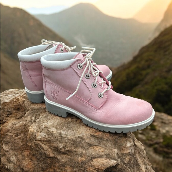 Timberland Women’s Nellie Chukka Boot. Size 7. Pink Leather Upper. - Picture 3 of 7